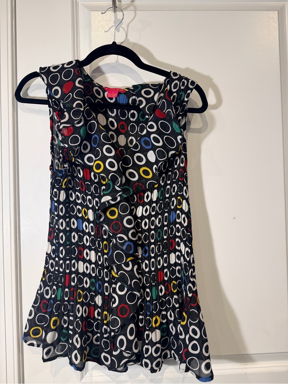 Sunny Leigh Black Sleeveless Top with Multicolor Ring Print